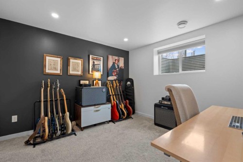 25 Foxwell Road Se, Calgary, AB - Indoor