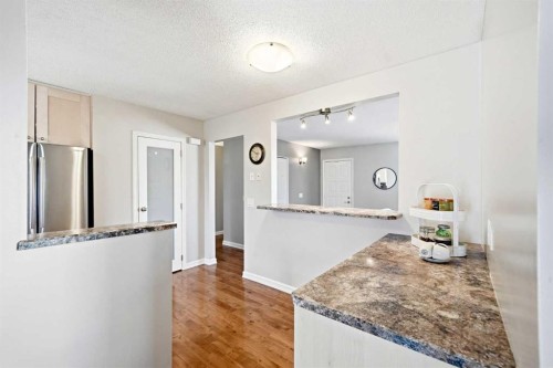14775 Deer Ridge Drive Se, Calgary, AB - Indoor Photo Showing Kitchen