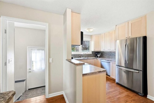 14775 Deer Ridge Drive Se, Calgary, AB - Indoor Photo Showing Kitchen