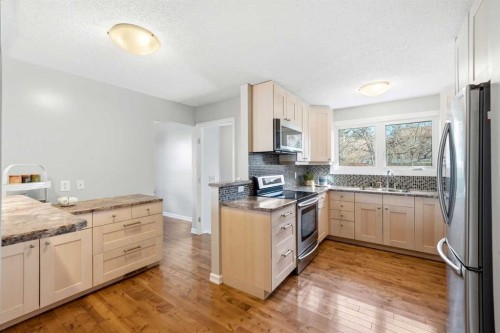 14775 Deer Ridge Drive Se, Calgary, AB - Indoor Photo Showing Kitchen