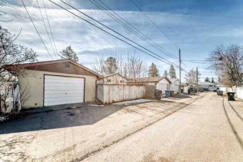 3772 Dover Ridge Drive Se, Calgary, AB - Outdoor