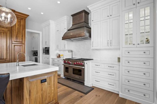11 Mckendrick Point, Rural Rocky View County, AB - Indoor Photo Showing Kitchen With Upgraded Kitchen