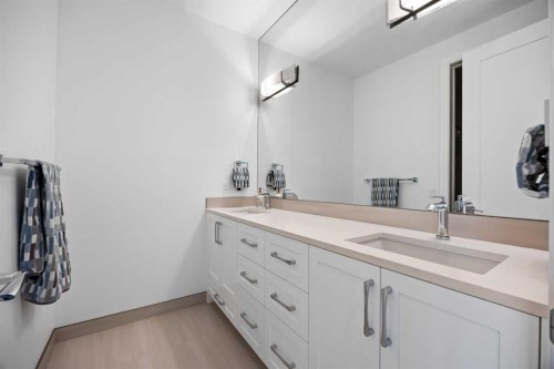 11 Mckendrick Point, Rural Rocky View County, AB - Indoor Photo Showing Bathroom