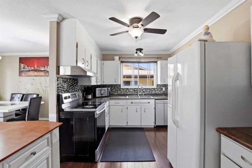 5218 Silverthorn Road, Olds, AB - Indoor Photo Showing Kitchen