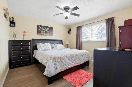 5218 Silverthorn Road, Olds, AB - Indoor Photo Showing Bedroom