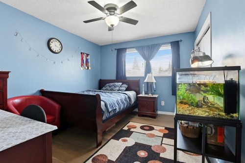 5218 Silverthorn Road, Olds, AB - Indoor Photo Showing Bedroom