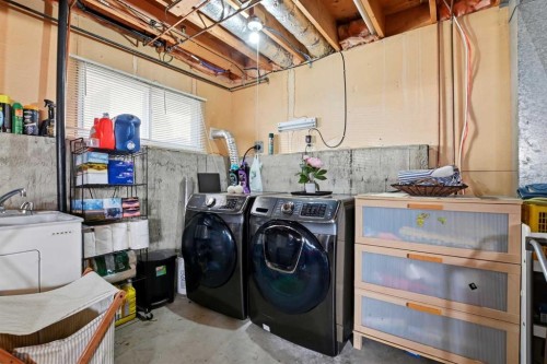5218 Silverthorn Road, Olds, AB - Indoor Photo Showing Laundry Room