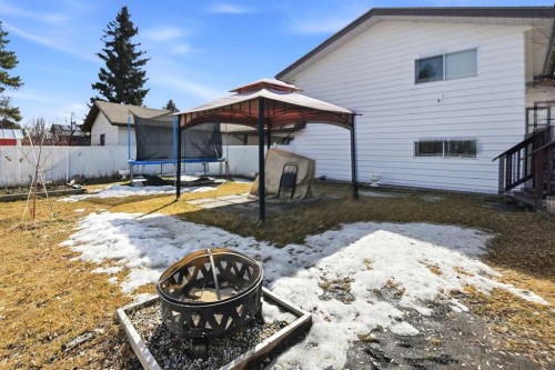 5218 Silverthorn Road, Olds, AB - Outdoor With Exterior