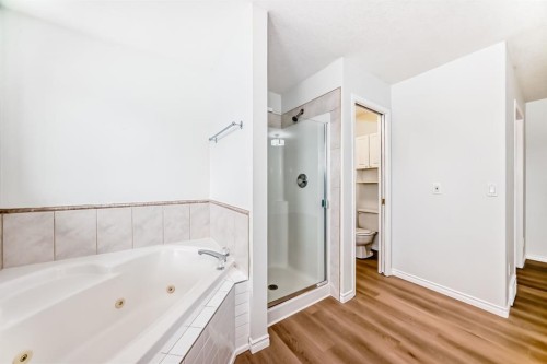 155 Prominence Heights Sw, Calgary, AB - Indoor Photo Showing Bathroom