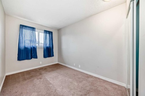 47 Templemont Drive Ne, Calgary, AB - Indoor Photo Showing Other Room