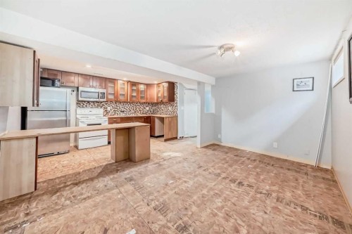 47 Templemont Drive Ne, Calgary, AB - Indoor Photo Showing Kitchen