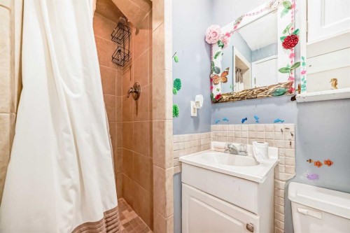 47 Templemont Drive Ne, Calgary, AB - Indoor Photo Showing Bathroom