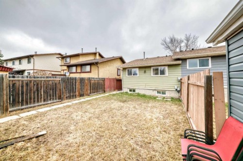 47 Templemont Drive Ne, Calgary, AB - Outdoor With Exterior