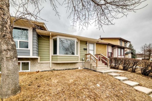 47 Templemont Drive Ne, Calgary, AB - Outdoor