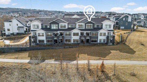 116 Crestridge Common Sw, Calgary, AB - Outdoor With Facade
