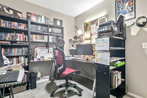 18 Copperstone Link Se, Calgary, AB - Indoor Photo Showing Office