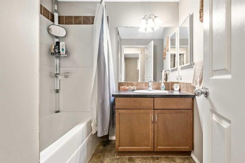 18 Copperstone Link Se, Calgary, AB - Indoor Photo Showing Bathroom