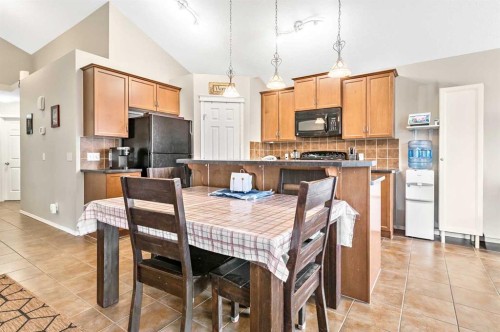 18 Copperstone Link Se, Calgary, AB - Indoor Photo Showing Dining Room