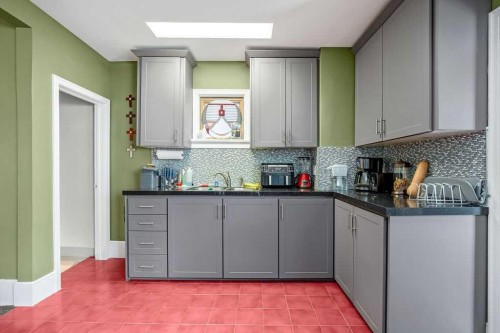 2410 16 Street Sw, Calgary, AB - Indoor Photo Showing Kitchen