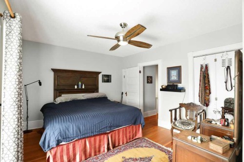 2410 16 Street Sw, Calgary, AB - Indoor Photo Showing Bedroom
