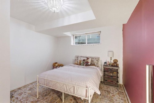 155 Copperpond Road Se, Calgary, AB - Indoor Photo Showing Bedroom
