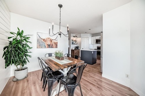 93 Evansford Circle Nw, Calgary, AB - Indoor Photo Showing Dining Room
