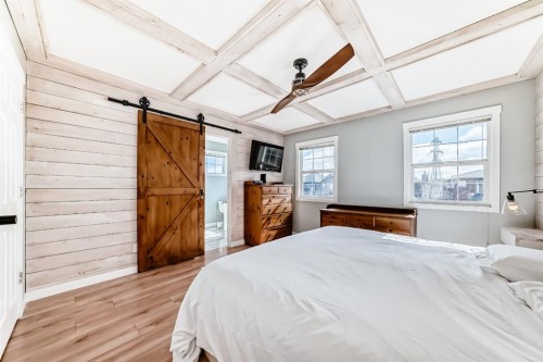 93 Evansford Circle Nw, Calgary, AB - Indoor Photo Showing Bedroom