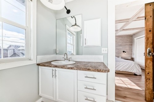 93 Evansford Circle Nw, Calgary, AB - Indoor Photo Showing Bathroom