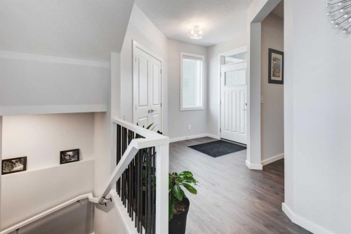 40 Verity Place Sw, Calgary, AB - Indoor Photo Showing Other Room