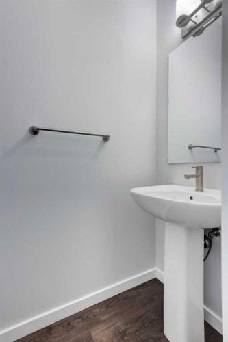 40 Verity Place Sw, Calgary, AB - Indoor Photo Showing Bathroom