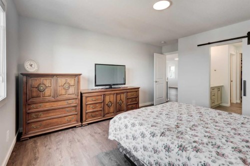 40 Verity Place Sw, Calgary, AB - Indoor Photo Showing Bedroom