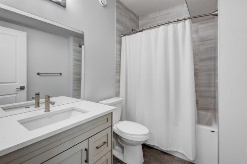40 Verity Place Sw, Calgary, AB - Indoor Photo Showing Bathroom