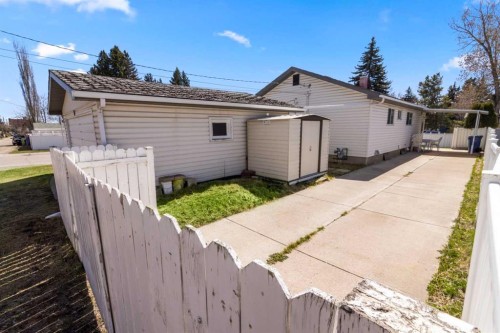 4711 43 Street Sw, Calgary, AB - Outdoor With Exterior
