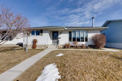 5320 Maidstone Road NE Calgary, AB T2A 4C2