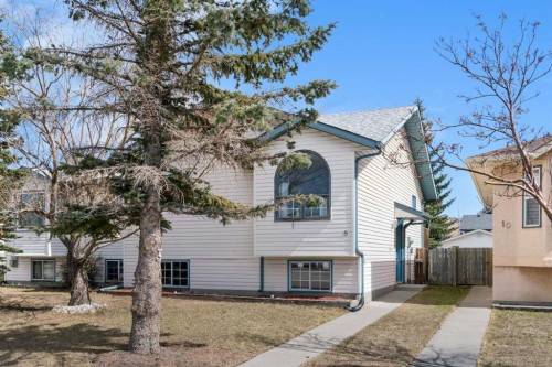 8 West Aarsby Road  Cochrane, AB T4C 1M4