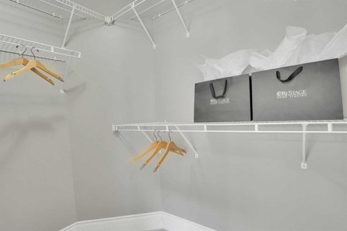 274 Everoak Drive Sw, Calgary, AB - Indoor With Storage