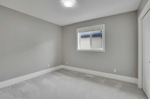 274 Everoak Drive Sw, Calgary, AB - Indoor Photo Showing Other Room