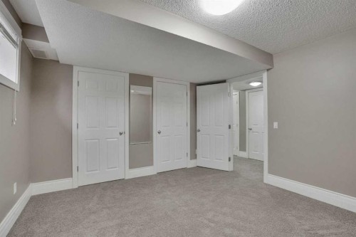274 Everoak Drive Sw, Calgary, AB - Indoor Photo Showing Other Room