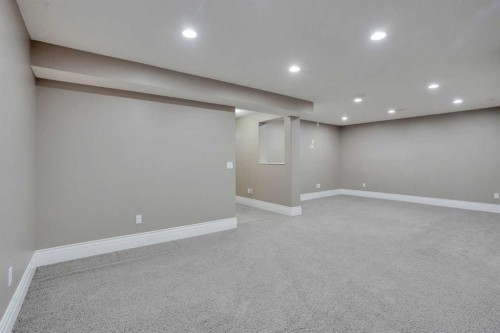 274 Everoak Drive Sw, Calgary, AB - Indoor