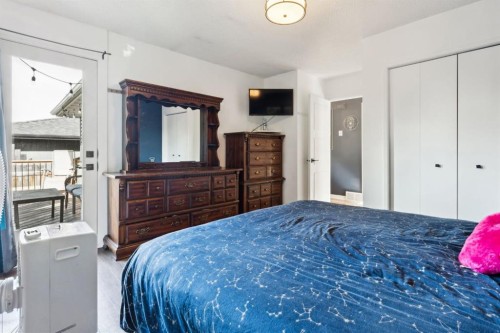 147 Falchurch Crescent Ne, Calgary, AB - Indoor Photo Showing Bedroom