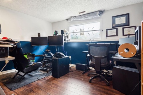 147 Falchurch Crescent Ne, Calgary, AB - Indoor