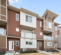 284 Harvest Hills Way NW Calgary, AB T3K 2P3