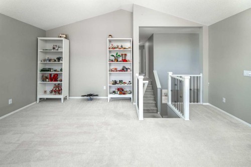 32 Cougarstone Square Sw, Calgary, AB - Indoor