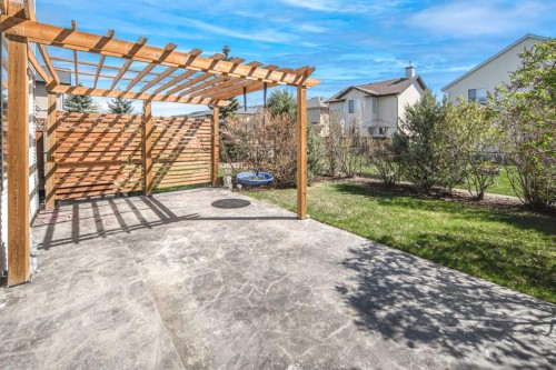32 Cougarstone Square Sw, Calgary, AB - Outdoor