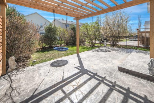 32 Cougarstone Square Sw, Calgary, AB - Outdoor