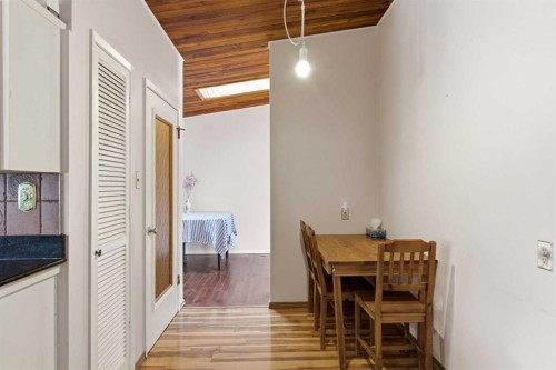 4008 36 Street Nw, Calgary, AB - Indoor