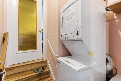 4008 36 Street Nw, Calgary, AB - Indoor Photo Showing Laundry Room