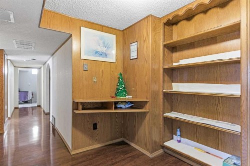 4008 36 Street Nw, Calgary, AB - Indoor Photo Showing Other Room