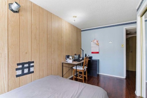 4008 36 Street Nw, Calgary, AB - Indoor Photo Showing Bedroom