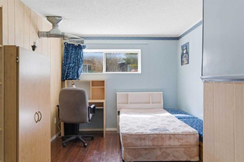 4008 36 Street Nw, Calgary, AB - Indoor Photo Showing Bedroom
